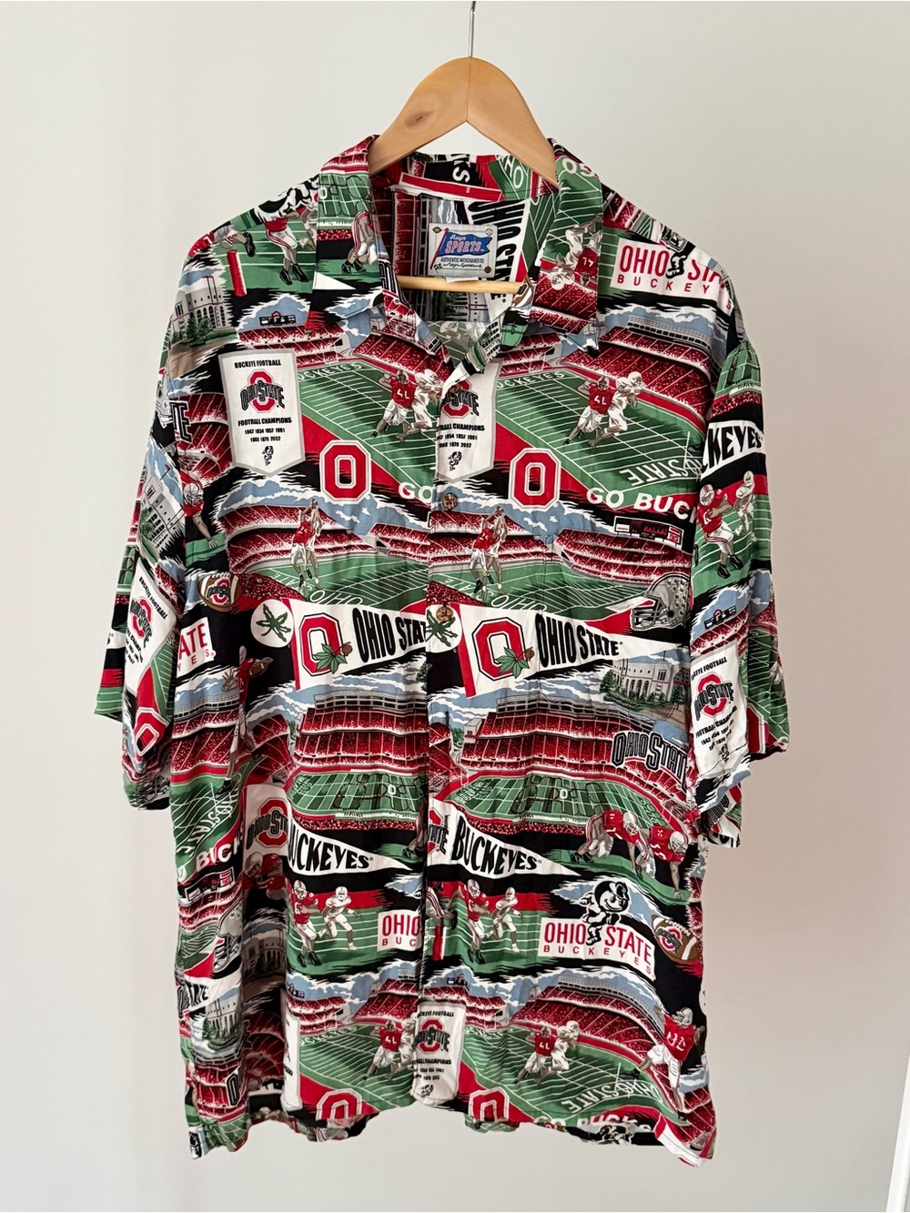 Reyn Spooner Ohio State Buckeyes Graphic Button-Up Hawaiian Shirt